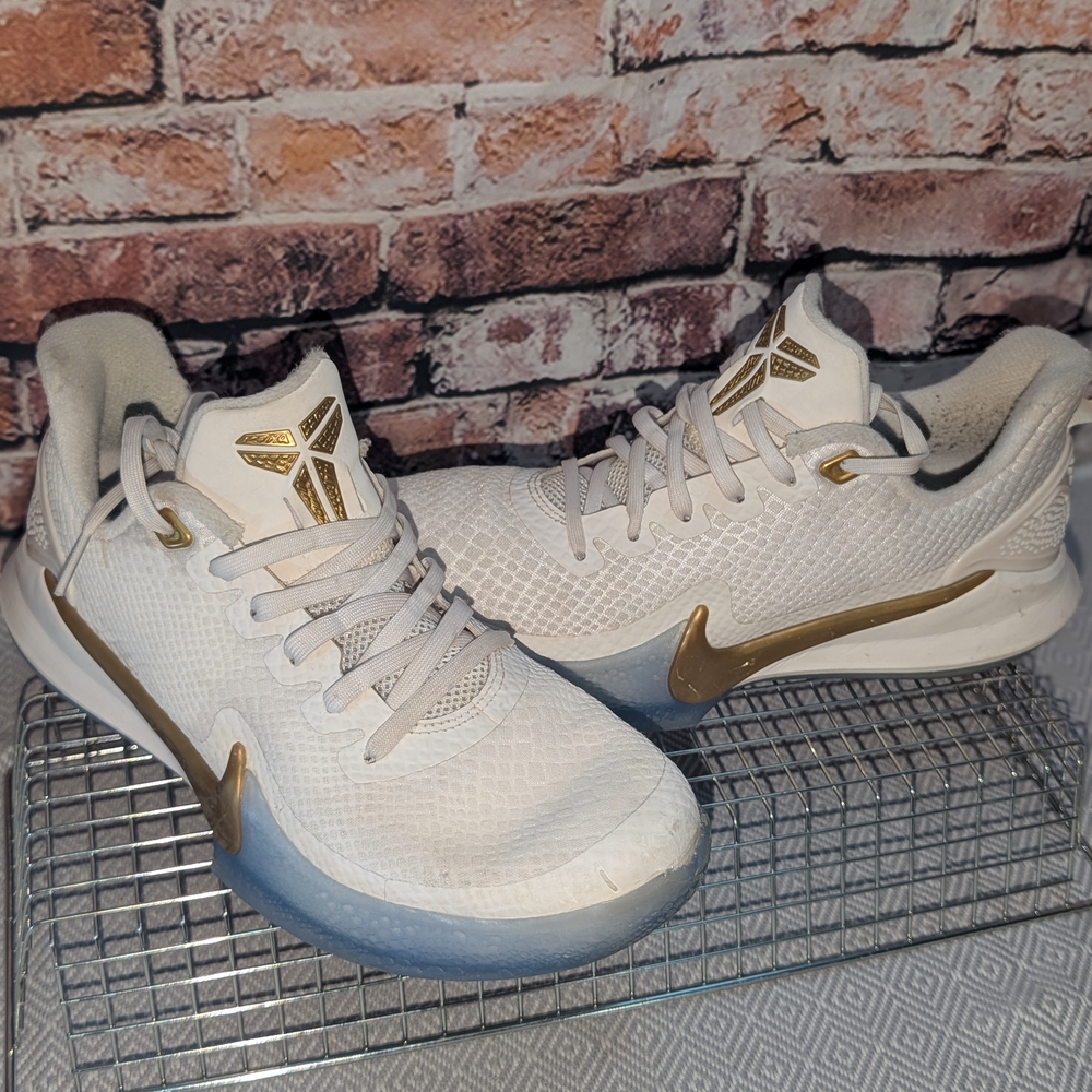 Nike Mamba Focus Metallic Gold, EUC, Size 7, Asking$85.